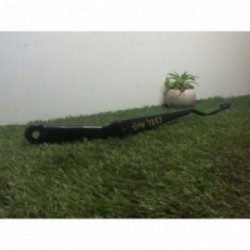 Bras essuie glace avant...