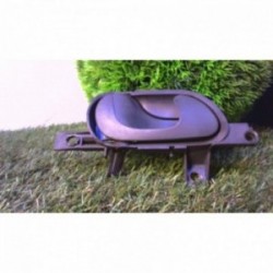 Poignee porte avant gauche...