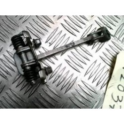 Tirant de porte avant droit...