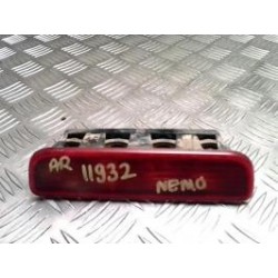 Feu arriere stop central...