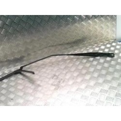 Bras essuie glace avant...