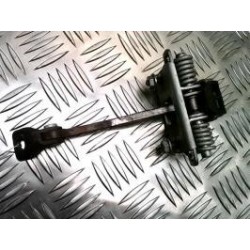 Tirant de porte avant...