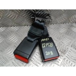 Attache ceinture arriere...