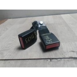 Attache ceinture arriere...