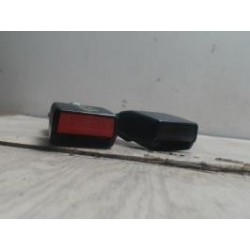 Attache ceinture arriere...