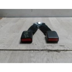 Attache ceinture arriere...