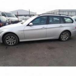 Poignee porte avant droit...