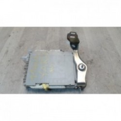 Porte fusible TOYOTA YARIS...