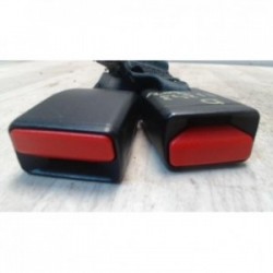 Attache ceinture arriere...