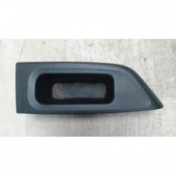 Vide poche avant droit...