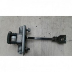 Tirant de porte avant...