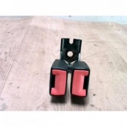 Attache ceinture arriere...