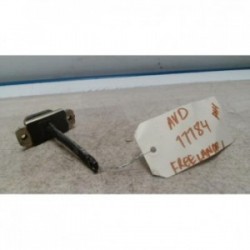 Tirant de porte avant droit...