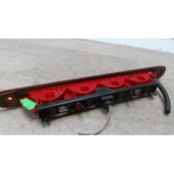 Feu arriere stop central...