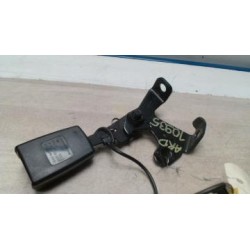 Attache ceinture arriere...