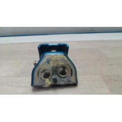 Charniere de porte avant...