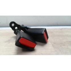 Attache ceinture arriere...