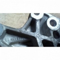 Support moteur droit...