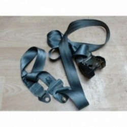 Ceinture avant droit...