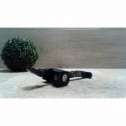 Tirant de porte avant droit...