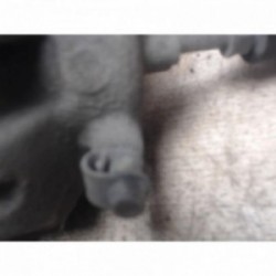 Etrier arriere gauche...