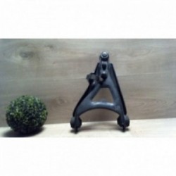 Triangle avant droit...