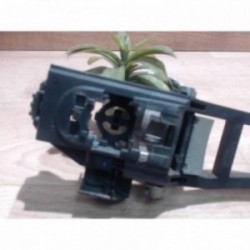 Support poignee porte avant...