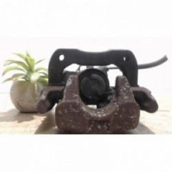 Etrier arriere gauche...