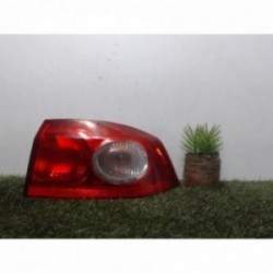 Feu arriere principal droit...