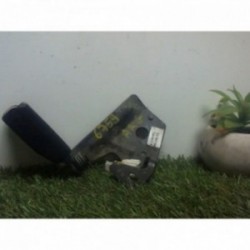 Attache ceinture arriere...