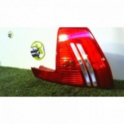 Feu arriere principal droit...