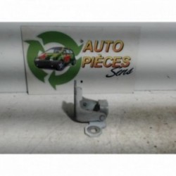 Charniere de porte avant...