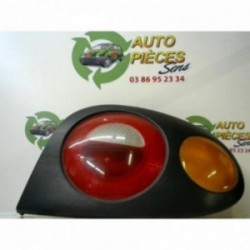 Feu arriere principal droit...