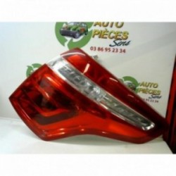 Feu arriere principal droit...