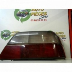 Feu arriere principal droit...