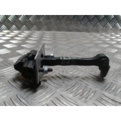 Tirant de porte avant droit...