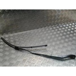 Bras essuie glace avant...