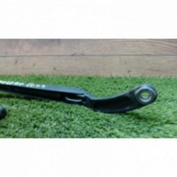 Bras essuie glace avant...