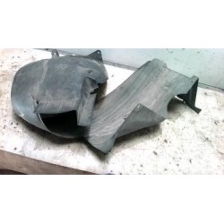 Pare boue avant droit...