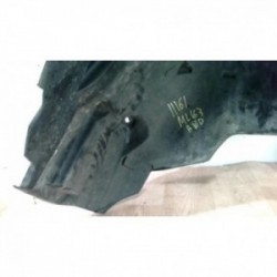 Pare boue avant droit...