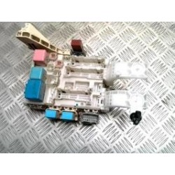 Porte fusible TOYOTA YARIS...