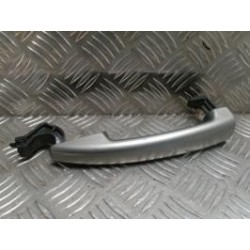 Poignee porte avant gauche...