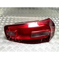 Feu arriere principal droit...