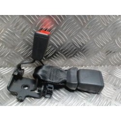 Attache ceinture arriere...