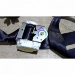 Attache ceinture arriere...