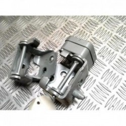 Charniere de porte avant...