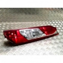 Feu arriere principal droit...