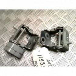 Charniere de porte avant...