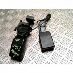 Attache ceinture arriere...