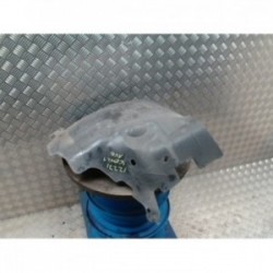 Pare boue avant droit...